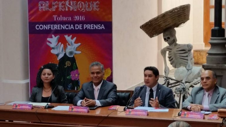 Exigen renuncia del director de Cultura en Toluca