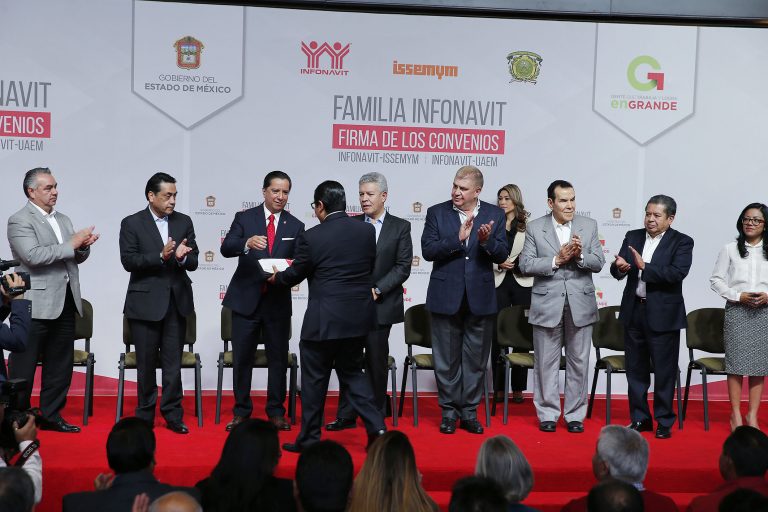 Firma UAEM convenio con INFONAVIT