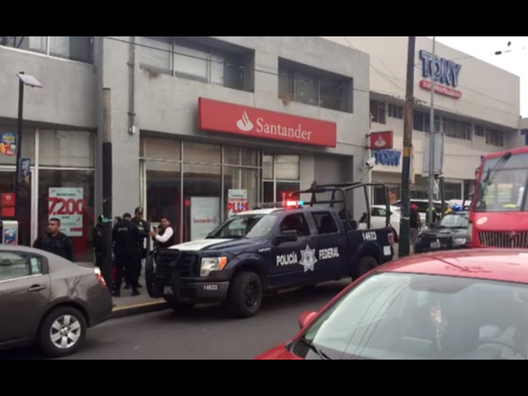 Asalta banco en Toluca y escapa… ¡caminando!
