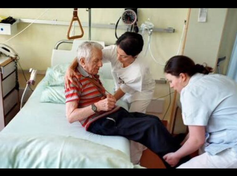 Acerca UAEM servicios de salud para adultos mayores