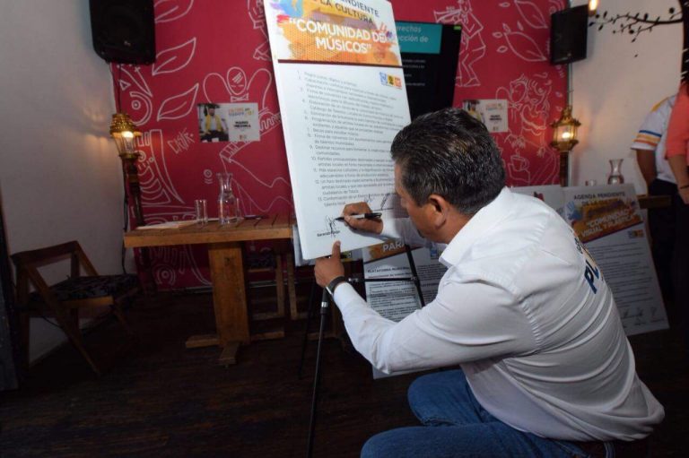 Firma Pliego compromiso con cultura de Toluca