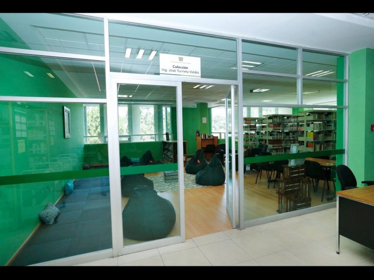 Instala UAEM sala de lectura en biblioteca central