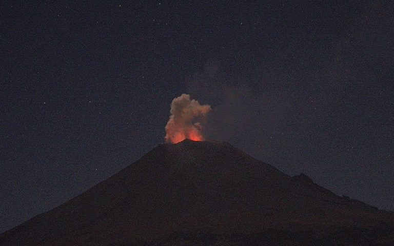Sugiere Cenapred no acercarse al Popocatépetl