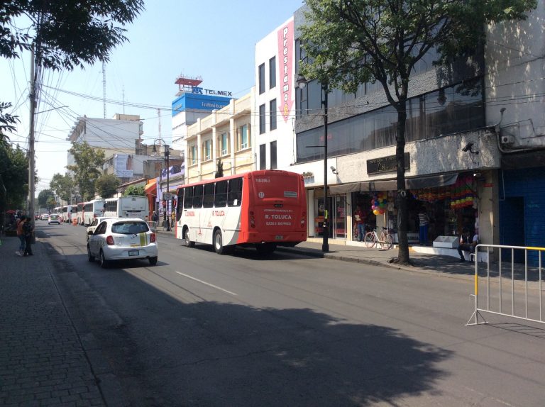 Proyectan ampliar carril confinado en Toluca