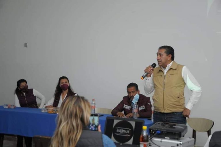 Amarra Juan Rodolfo respaldo de transportistas en Toluca