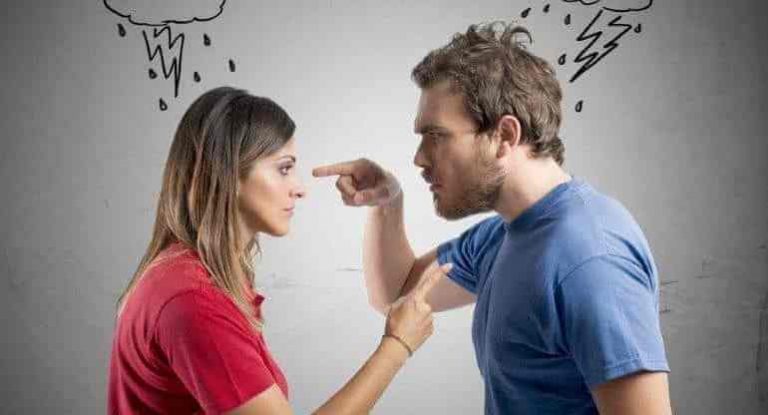 Normalizar violencia y agresiones deriva en relaciones tóxicas