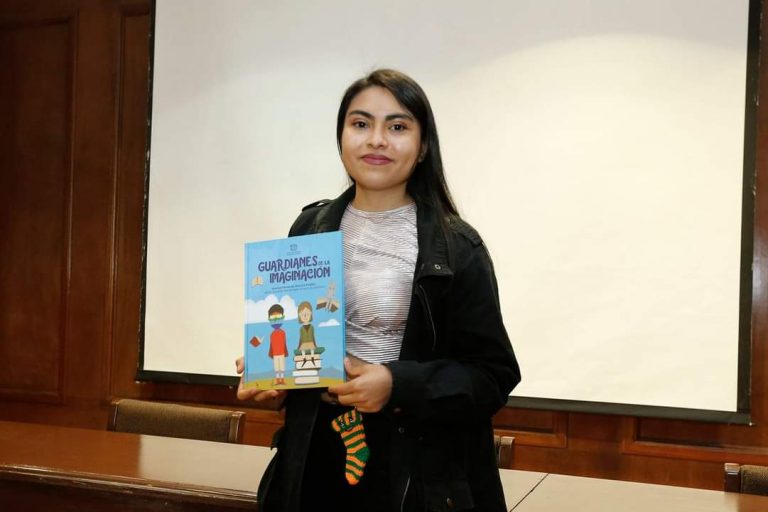 Promueve estudiante de UAEMéx lectura entre infancias
