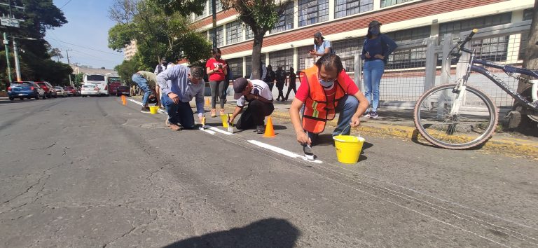 Resistencia a la indiferencia en Toluca; activistas van por ciclovía