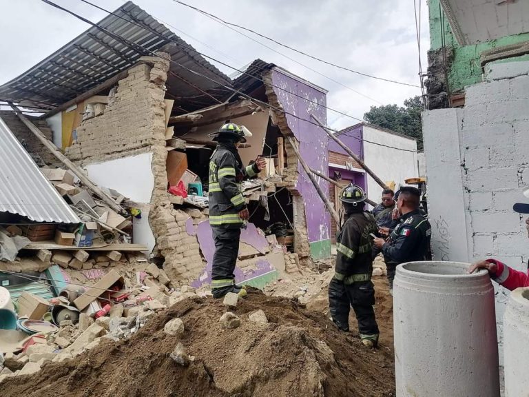 Se desploma barda en Toluca; hay un muerto y lesionados