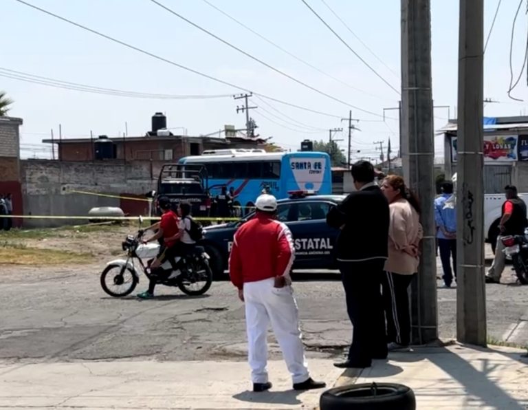 Hallan cadáver de mujer dentro de camión en Toluca