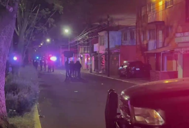 Enfrentamiento entre policías en Toluca deja un muerto