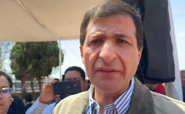 Alcalde de Toluca minimiza agresión de policías a reportero, todo durante «Día del Periodista»