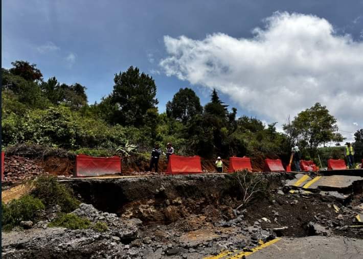 Declarar desastre natural, socavón  en carretera al sur de Edoméx, piden