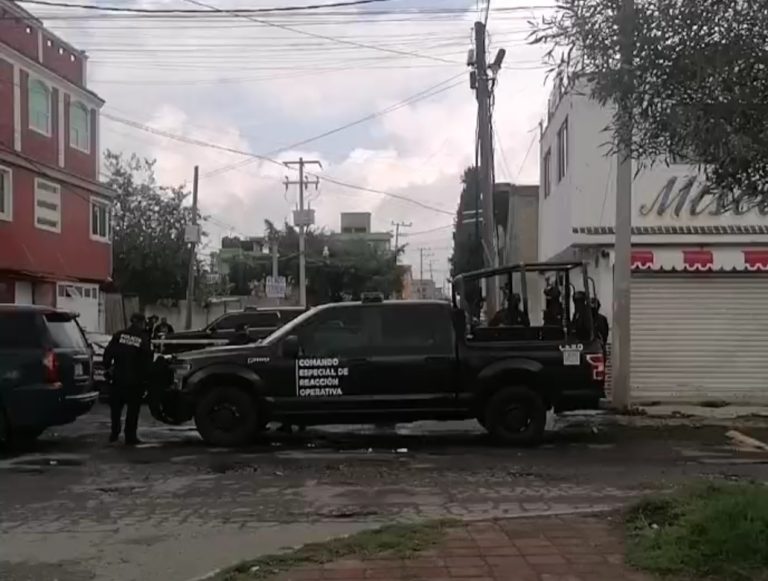 Balean a hombre en Toluca; el cadáver quedó dentro de un auto