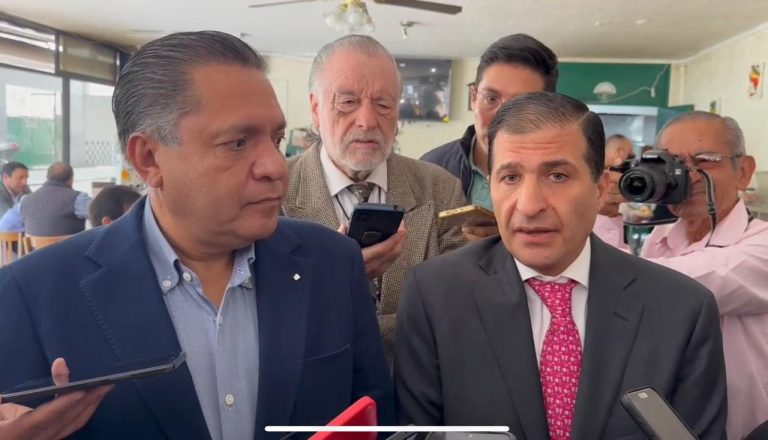 Se deslinda alcalde de Toluca de contratos por bacheo