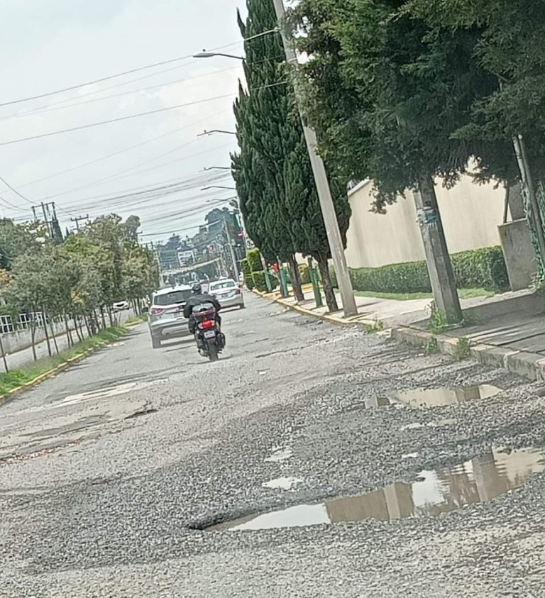 Alcalde de Toluca recomienda resignación ante problema de baches