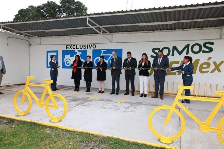 Estrenan biciestacionamiento en prepa de UAEMéx