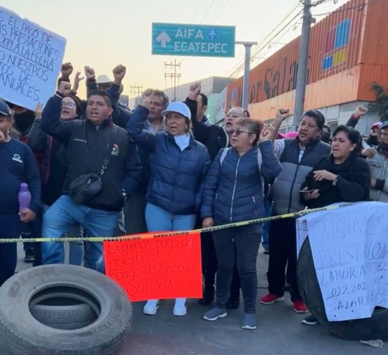 Toma SUTETM calles de Ecatepec; acusan falta de pago