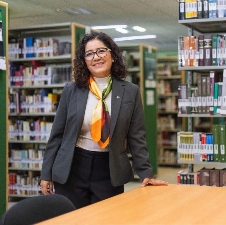 Es Zarza, la primera rectora de UAEMéx