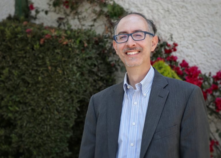 Exrector de UAEMéx en lista de compradores del Honoria Causa