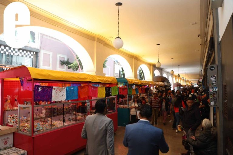 Dan prioridad a puestos tradicionales de alfeñique en Toluca