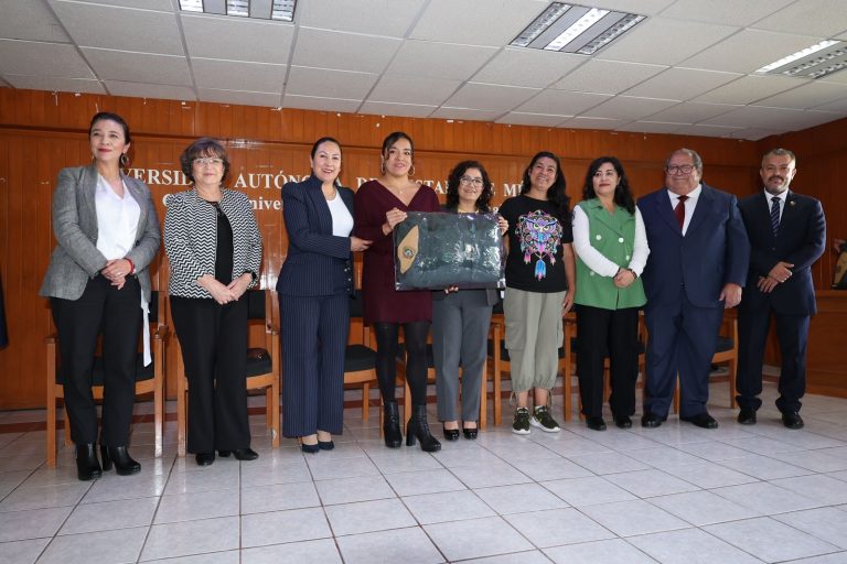 Dan implementos de trabajo a académicos de Tenancingo y Valle de Chalco UAEMéx