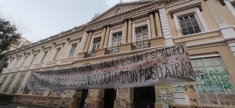 Entregan Rectoría de UAEMéx; paristas y autoridades, en diálogo