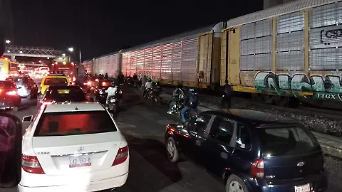 Paso a desnivel en La Maquinita, propone alcalde de Toluca