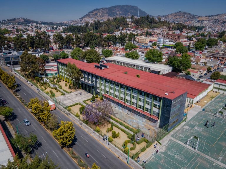 Antologías UAEMéx gratuitas para los 11 planteles de Escuela Preparatoria