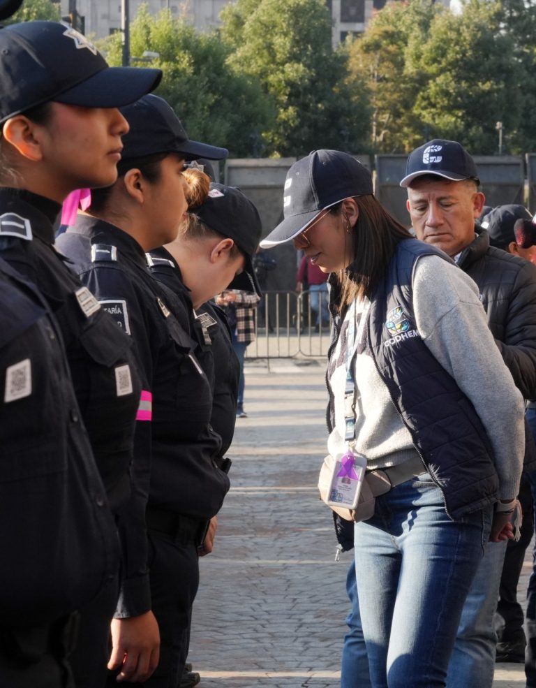Verifica CODHEM a policías durante marcha 8M